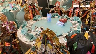 婚宴見10尊神明排排坐！新郎曝神蹟