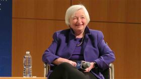 葉倫示警高風險貸款  憂再爆金融危機前聯準會主席葉倫表示，金融海嘯爆發10年後，核心金融體系已強化，但仍有漏洞，主管機關無法有效管理高風險貸款，她擔心金融危機恐捲土重來。中央社記者尹俊傑紐約攝  107年12月11日
