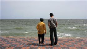 阿嬤 孫子  嬤孫戀
https://www.flickr.com/photos/seekabul/2750420883/in/photolist-5c3CiH-4AVg4x-6exLuy-4LPRaj-4LPR7Q-dKNvdB-4whxHL-91guLe-4wduFg-4LZtz2-dswvSr-5o5PmG-dXgBjf-DQvZW6-4sBd8K-QonPjt-dJNpXE-dswFow-