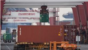 中經院1日報喜，11月PMI、NMI雙雙走揚，且PMI創下2017年3月以來最快擴張速度。（中央社檔案照片）