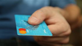 刷卡(示意圖／翻攝自Pixabay)
