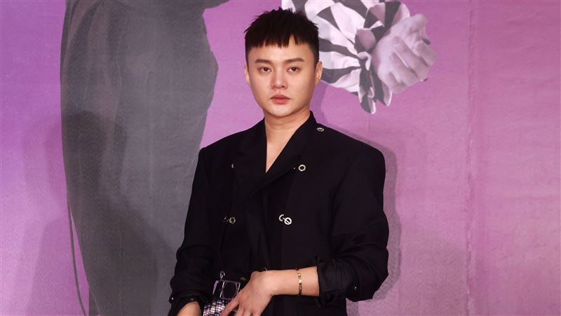 許富凱下面一摸超硬　喊話：小巨蛋看