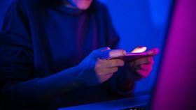 大陸一名丈夫玩手遊成癮，讓妻兒喪命。（示意圖／翻攝自pixabay）