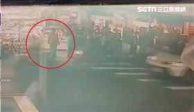 逢甲摸臀狼（圖／翻攝畫面）