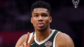 NBA／不是字母哥！字母家首冠出爐
NBA,字母家族,洛杉磯湖人,總冠軍,Kostas Antetokounmpo,字母哥
翻攝自推特、公鹿IG