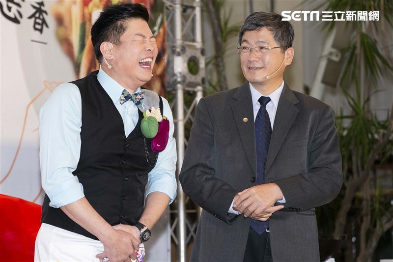 客委會主委楊長鎮、曾國城、邱寶郎、陳明珠出席「2020客家小炒全國爭霸賽」示範賽花博開炒。（圖／記者楊澍攝影）