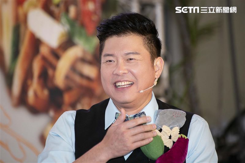 客委會主委楊長鎮、曾國城、邱寶郎、陳明珠出席「2020客家小炒全國爭霸賽」示範賽花博開炒。（圖／記者楊澍攝影）