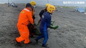 捕鰻魚,大浪,搜救,宜蘭,翻攝畫面