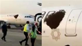 上千隻蜜蜂將班機包圍，看起來就像是破了一個洞。（圖／翻攝自shukla tarun推特）