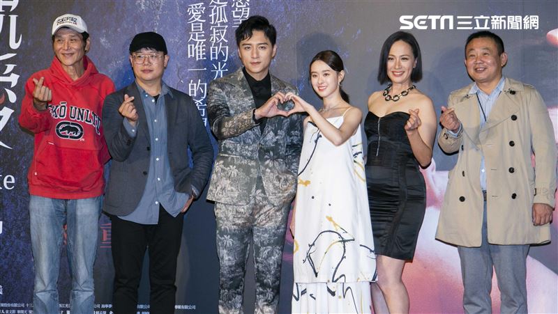 喜翔幫鄭人碩洗殘廢澡　曝害羞殘影