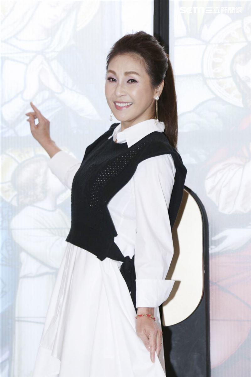 梁佑南、方琦及兒子方璿開新餐廳。（圖／記者楊澍攝影）