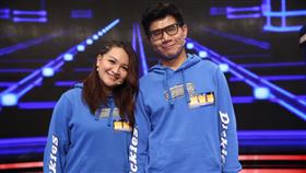 「叫賣哥」葉昇峻與歌手老婆周惠珊（圖／民視提供）