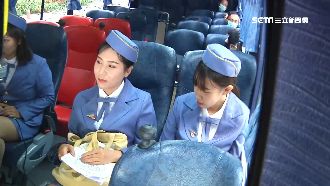 騎車長征93公里　和新金馬小姐合照