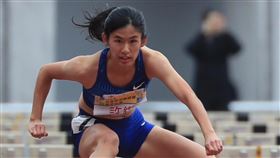 女子100公尺跨欄  許樂封后（1）109全國田徑錦標賽暨排名賽4日在板橋舉行，台灣田徑選手許樂（圖）在女子100公尺跨欄項目以13秒19拿下金牌。中央社記者吳家昇攝  109年12月4日