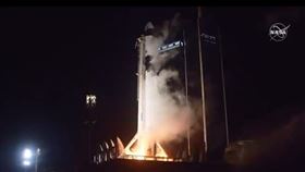 美國太空探索科技公司（SpaceX）於美東時間11月15日晚間7時27分，在佛羅里達州肯尼迪太空中心（Kennedy Space Center）成功執行升空任務，火箭搭載的4名太空人順利於16日與國際太空站（International Space Station）對接（圖／翻攝自NASA推特）