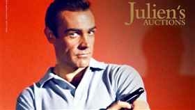 朱力安拍賣公司將在12月拍賣已故好萊塢男星史恩康納萊首度主演的龐德系列電影，當中使用的華瑟PP手槍，預估成交價落在15萬至20萬美元（約新台幣420萬至570萬元）。（圖取自facebook.com/JuliensAuctions）