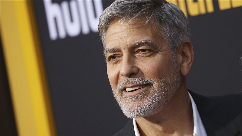 喬治克隆尼教吃屎？3歲兒女真舔尿布