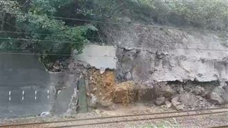 猴硐山崩瞬間畫面　台鐵人員：退退退