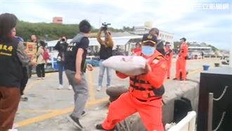 蘭嶼停航12天！缺糧缺藥縣府急載運