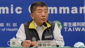 1206CDC記者會，中央流行疫情指揮中心 莊人祥 發言人，中央流行疫情指揮中心 周志浩 疫情監測組組長，中央流行疫情指揮中心 陳時中 指揮官，中央流行疫情指揮中心 王必勝 醫療應變組副組長，勞動部勞動力發展署 薛鑑忠 組長，（圖／中央流行疫情指揮中心提供）