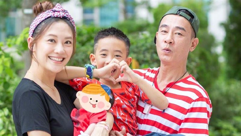 陳小春狂曬兒　名嘴怒轟：不內疚嗎
