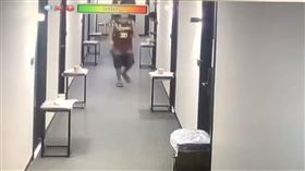 住防疫旅館！高雄移工「踏出門8秒」全被錄　慘挨罰10萬