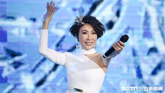 李翊君超正女兒現身　中空螞蟻腰辣翻