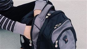 包包，背包，書包，拿東西，收藏（PIXABAY）