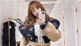 斯亞,孝服,回應　（圖／翻攝自斯亞IG）