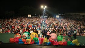 紙風車潭子演出武松打虎　大小朋友笑聲不斷紙風車劇團6日在台中潭子頭家國小演出「武松打虎」，3500名大小朋友齊聚欣賞，現場笑聲不斷，氣氛熱鬧。（紙風車劇團提供）中央社記者趙靜瑜傳真  109年12月6日