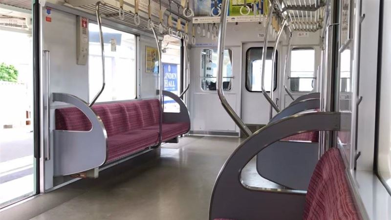 無人列車突啟動　他驚慌想起如月車站