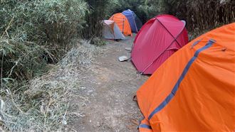 縱走變縱睡？　帳篷族攻占能高山