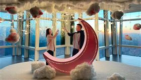 登上台灣第一高樓台北101的89樓，看繁星在夜空中閃爍，匯集祝福與愛，願你美夢都能實現，迎向嶄新的2021。（圖／KLOOK提供）