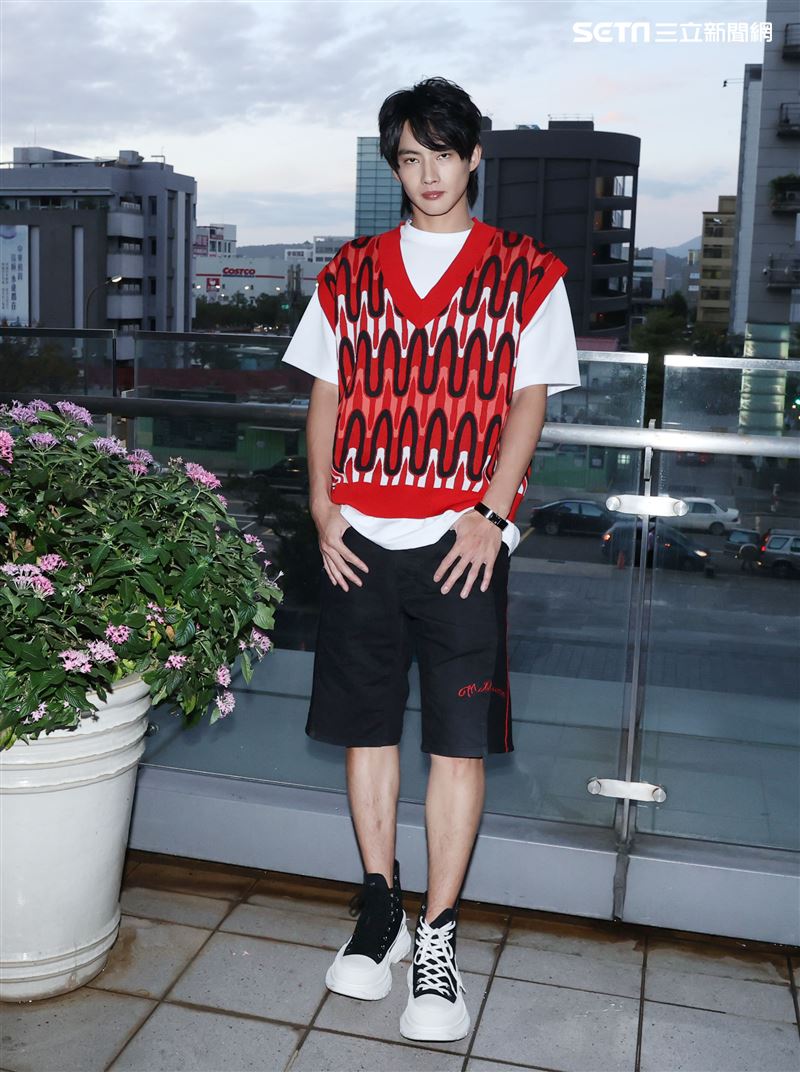 張庭瑚三立新聞網專訪。（記者邱榮吉/攝影）