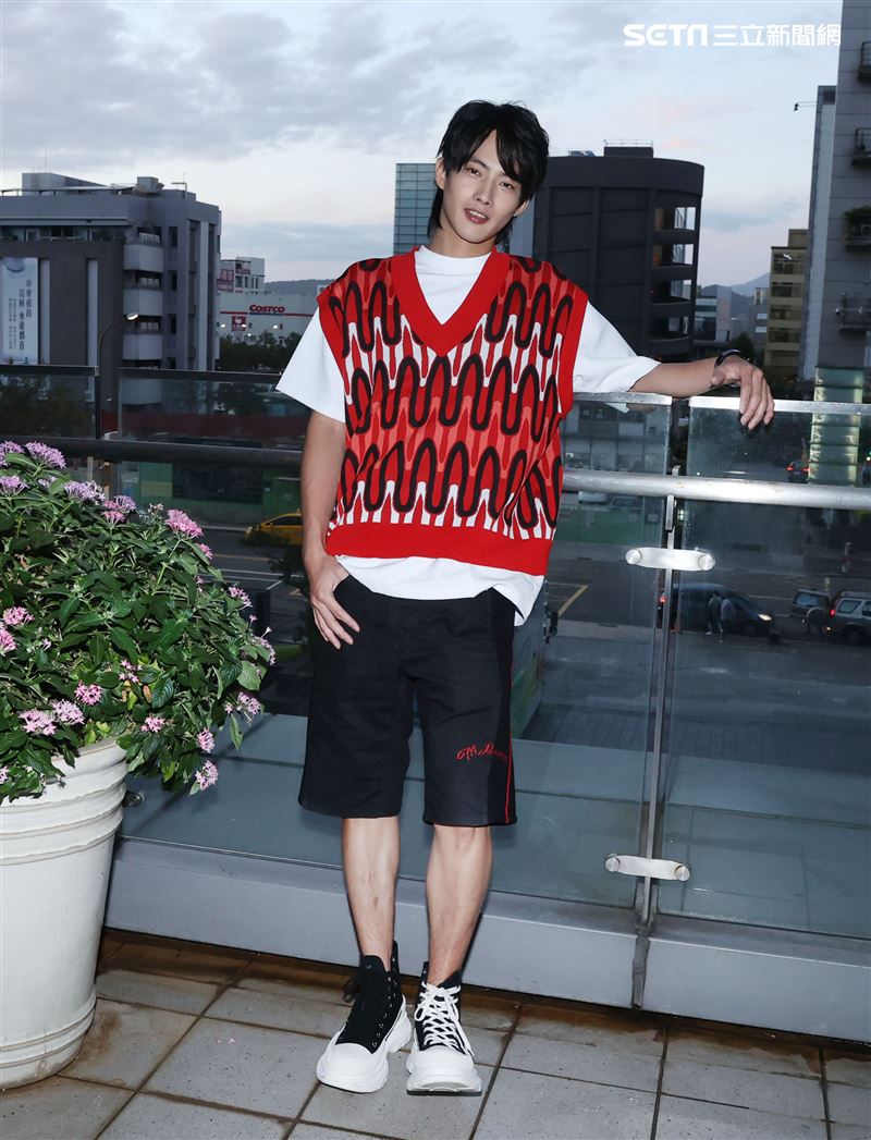 張庭瑚三立新聞網專訪。（記者邱榮吉/攝影）