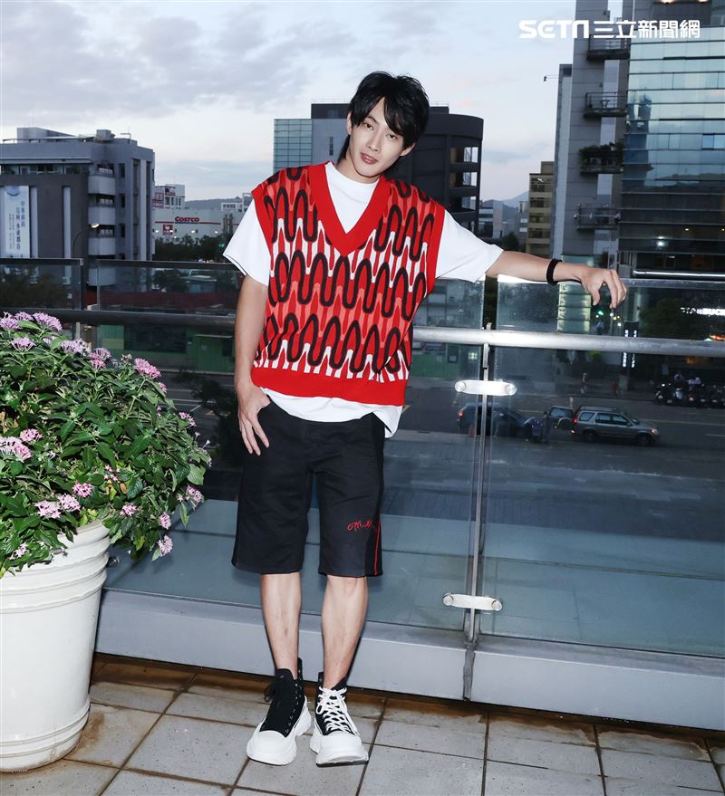 張庭瑚三立新聞網專訪。（記者邱榮吉/攝影）