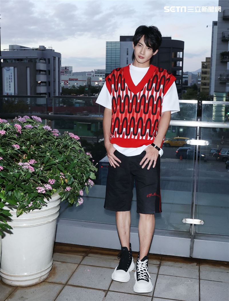 張庭瑚三立新聞網專訪。（記者邱榮吉/攝影）