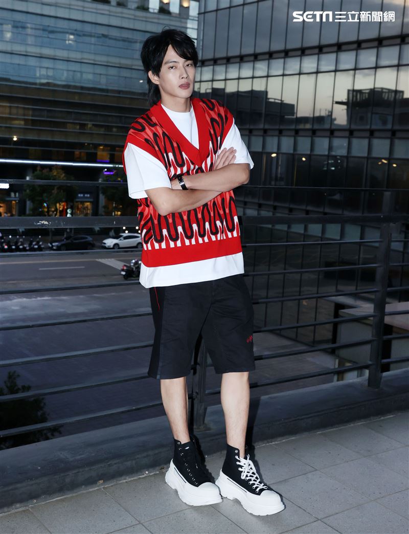 張庭瑚三立新聞網專訪。（記者邱榮吉/攝影）