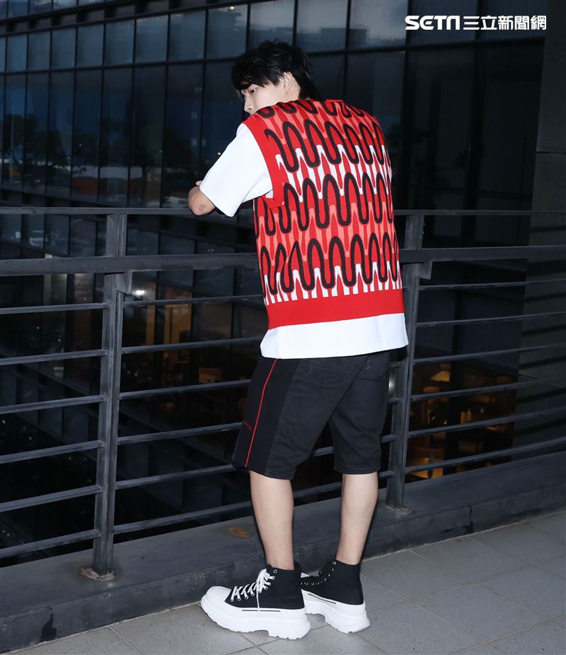 張庭瑚三立新聞網專訪。（記者邱榮吉/攝影）