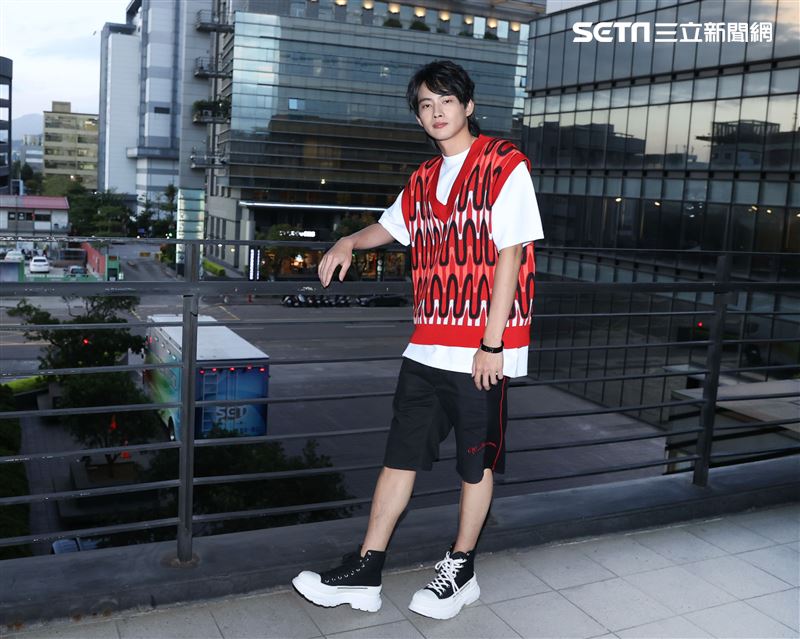 張庭瑚三立新聞網專訪。（記者邱榮吉/攝影）