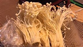 金針菇，圖／翻攝自爆廢公社臉書