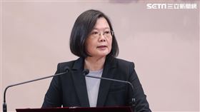 蔡英文接見「近二年(108-109年)『國家卓越成就獎』、『國家傑出執行長獎』暨『國家傑出經理獎』得獎人」。（圖／總統府提供）