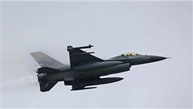 路透社報導，華府在與北京關係緊張之際，2020年以來對台軍售已達51億美元（約合新台幣1441億）。圖為F-16戰機。（中央社檔案照片）