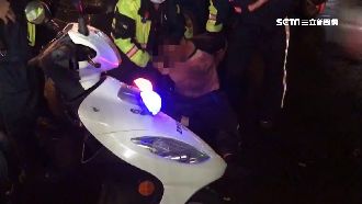 闖鄰居家借碗筷遭拒　醉男失控狂踹車