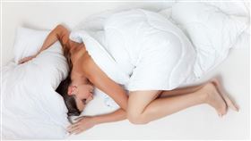 睡眠 失眠 房間 夜燈(示意圖／Pixabay)