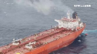 蘭嶼外海油輪起火　黑鷹吊掛救24人