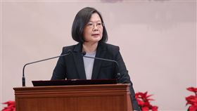 蔡英文接見「近二年(108-109年)『國家卓越成就獎』、『國家傑出執行長獎』暨『國家傑出經理獎』得獎人」。（圖／總統府提供）