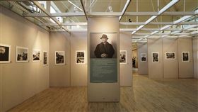 照片徵集活動　邀馬祖人為在地留下歷史馬祖民俗文物館舉辦「拍一張未來的老照片」徵集活動，希望藉由活動延續攝影師阮義忠「馬祖1979 MATSU攝影展」的感動，邀請民眾記錄今年馬祖的人、事、物，留下此刻馬祖的歷史。中央社記者邱筠攝　109年12月8日