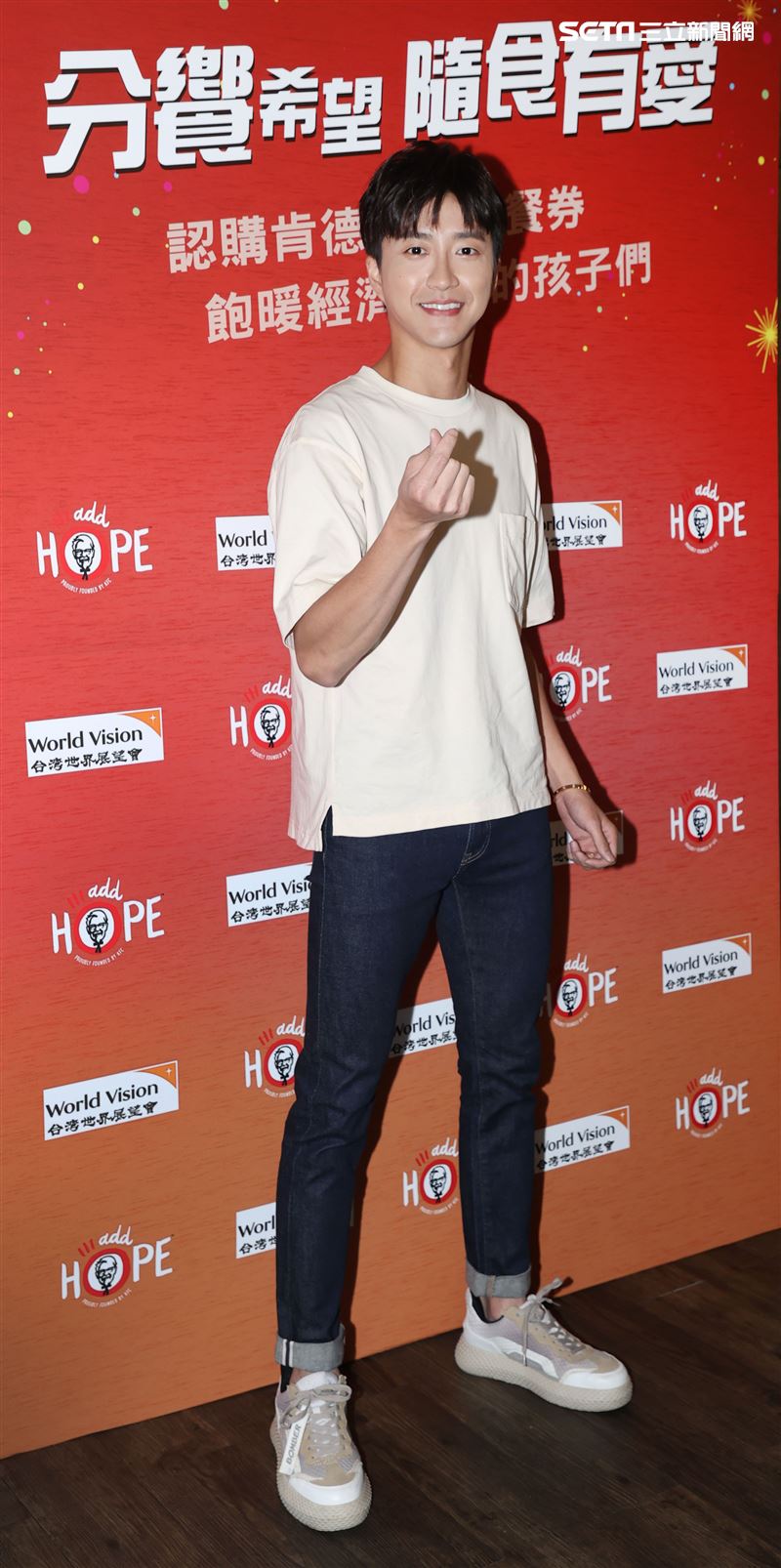 江宏傑出席肯德基與世界展望會合作「認購100元愛心餐券」公益活動。（記者邱榮吉/攝影）