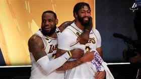 詹皇,LeBron James,一眉哥,Anthony Davis。（圖／翻攝自湖人官方推特）